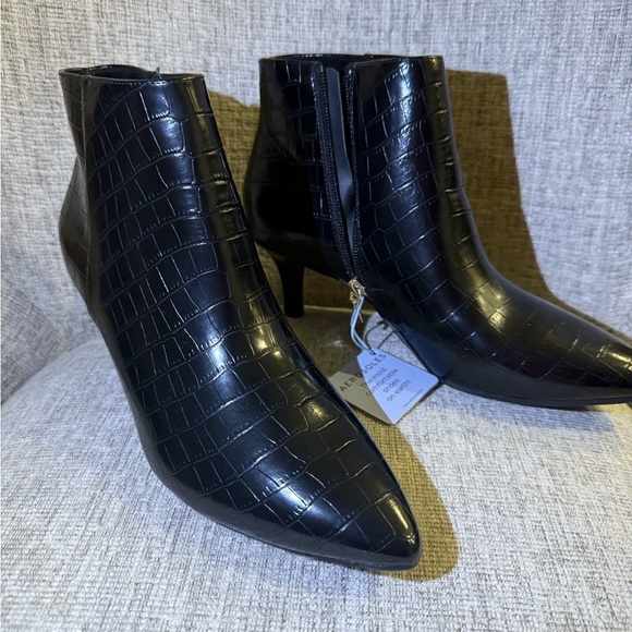 NWT AEROSOLES Women’s Edith Short Boot in Black Croco Size 9 - Picture 6 of 8